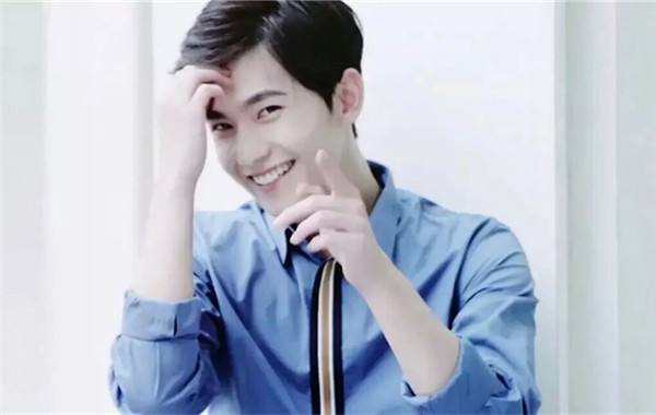 阳光帅气00后男生网名,人潮拥挤我需要你