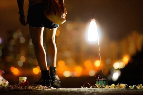 ��ҹ�ֵ�Ů������������ҹ��̫������