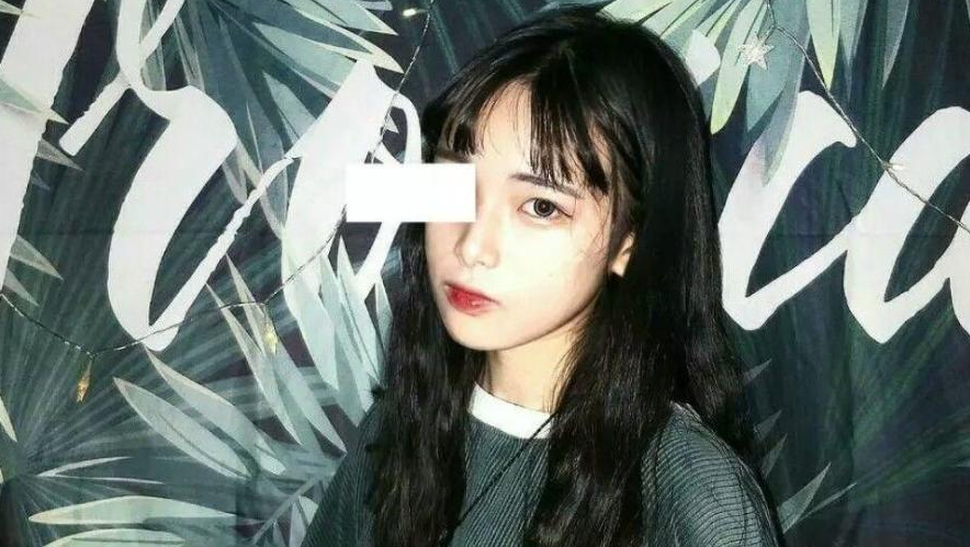 �ɾ�����Ů��΢���ǳ�,�򵥵���ƽ��