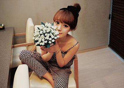 超拽女生犀利一点的个性网名大全