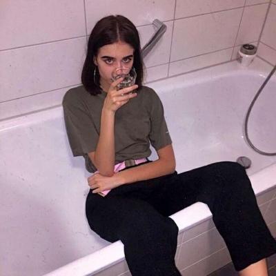 �ᾢ�����Ļ������ִ�ȫ������Ϭ��