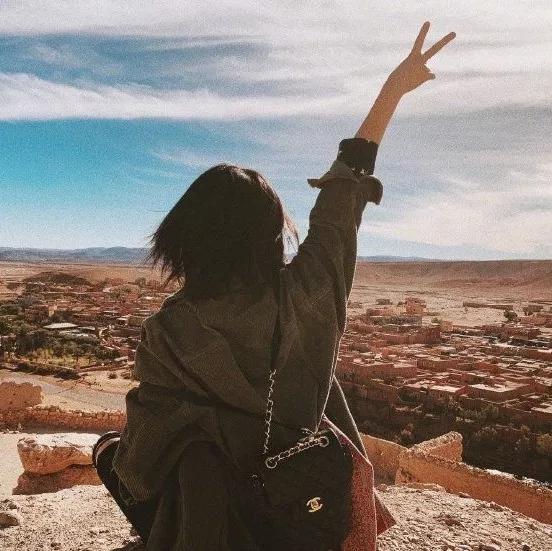 ���������������ǳ�Ů͸¶��һ˿�߼���