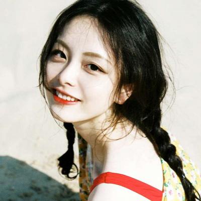 ������ѩ���µ���Ů΢��������������