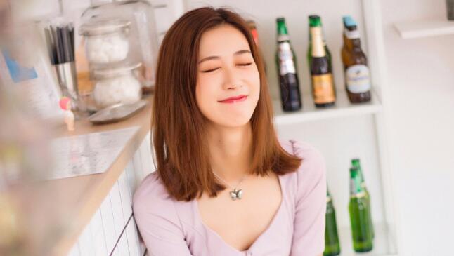 �����ʣ���Ů��ζ��΢����,Ů�˱ر�