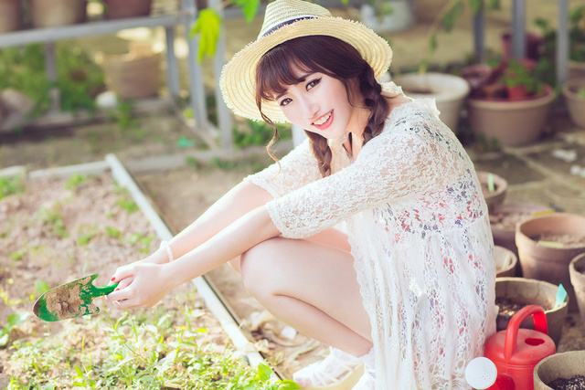 唯美清新女生网名带符号,花开花落又是雨季づ