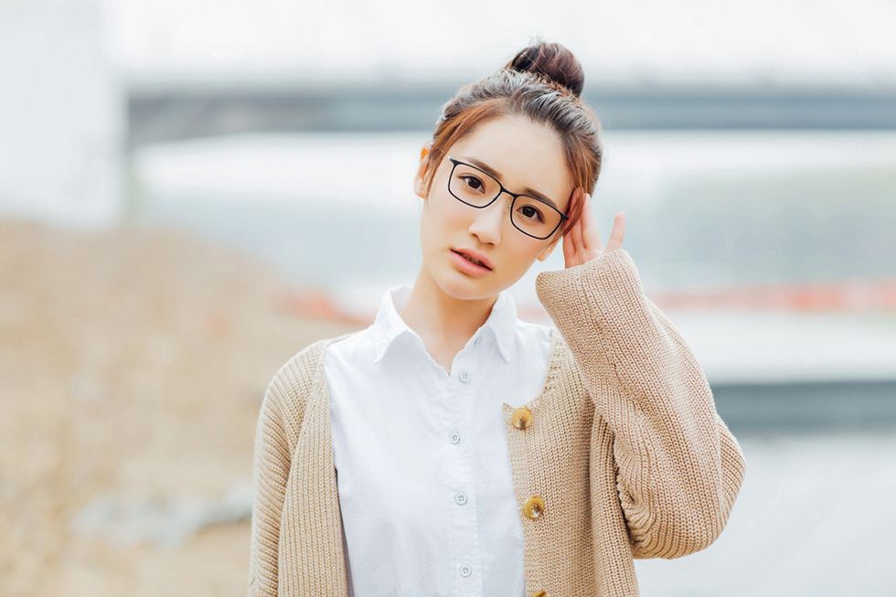 �Ƚϼ�̵�����Ů����Ӣ�Ķ�������