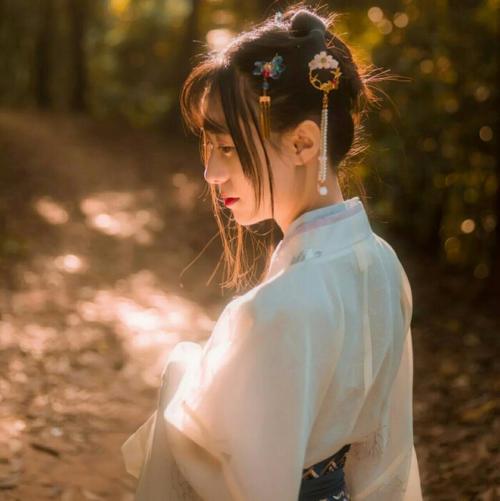 �������ʵĹŷ�����Ů��������Ⱦĺѩ-�ɰ���