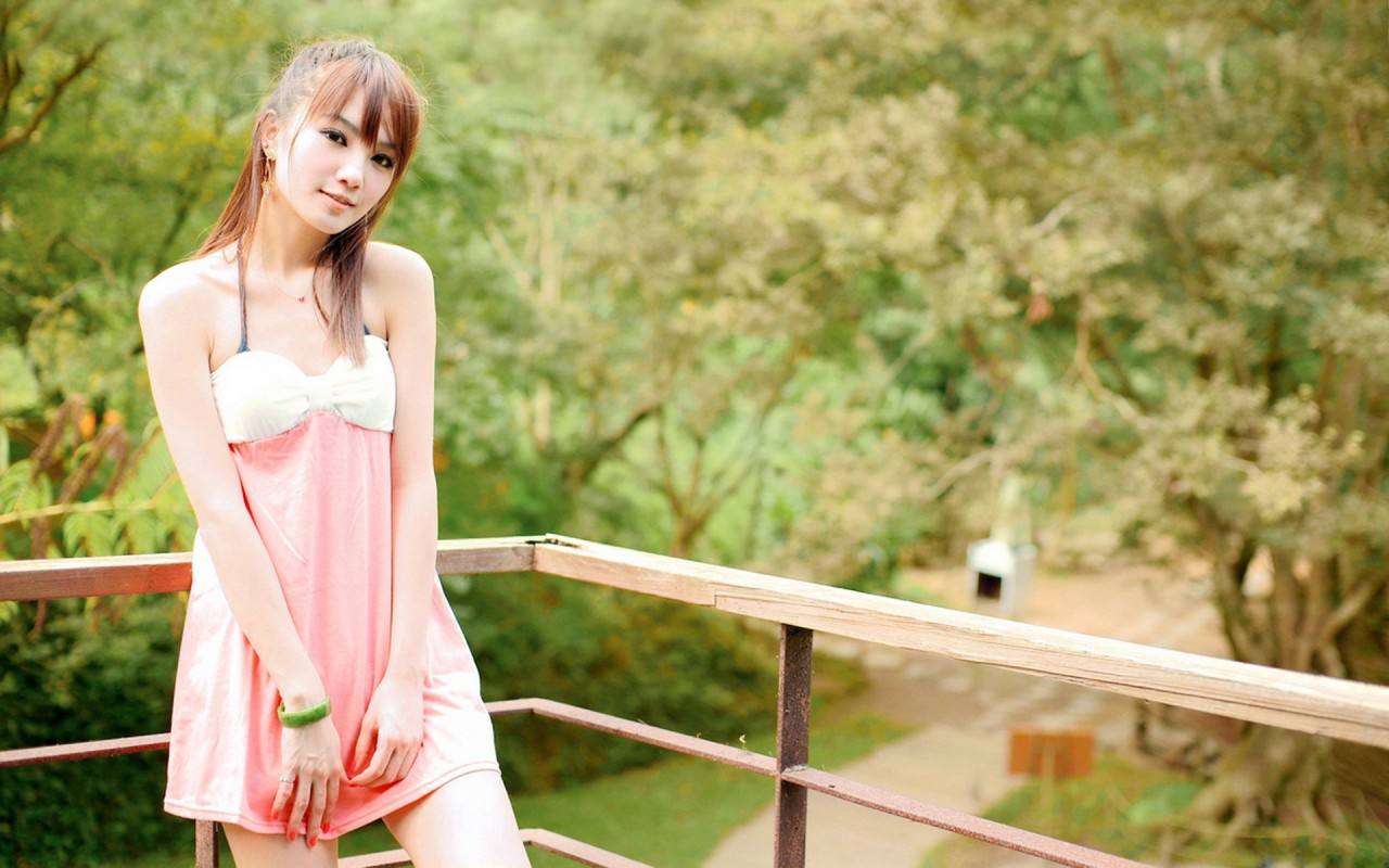 С���������ֵ�Ů���������и�������ˬ��Ů����