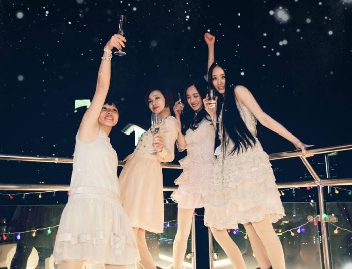 �ɰ�������Ů���������������Ƽ�