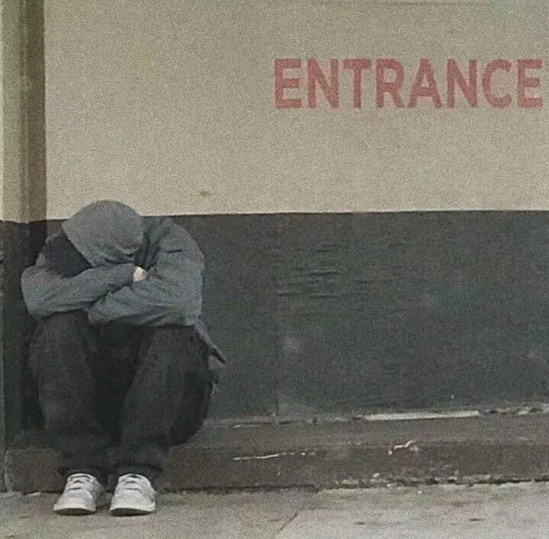 让人心凉的伤感微信名无处安放的痛-可爱点