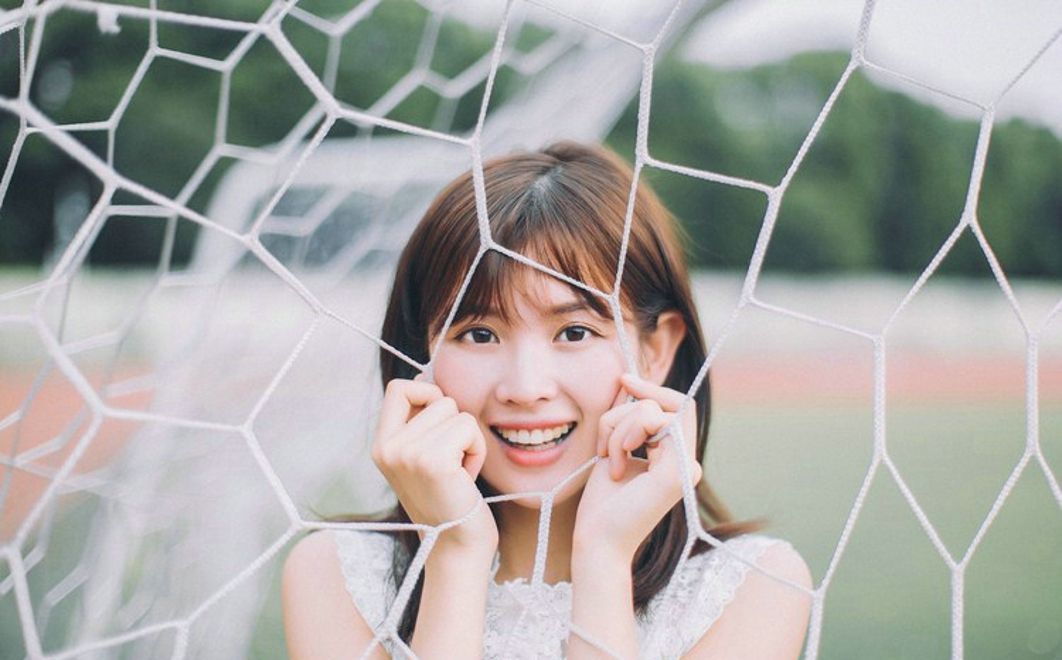 ���غ�����С���´�����Ů��Ӣ������