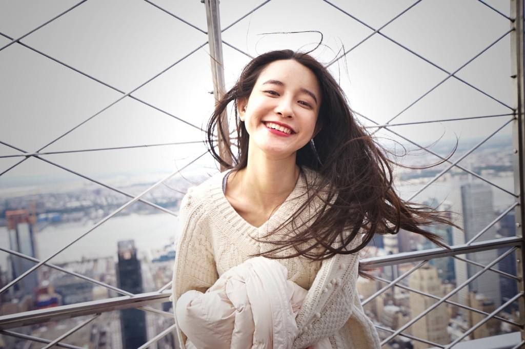 �����з������¸���Ů������