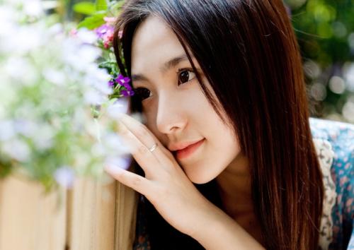 �ɰ���Ƥ���ر������ʵ�Ů������������