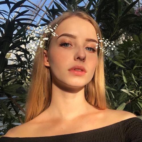 ��������Ӣ������Ů������-�ɰ���