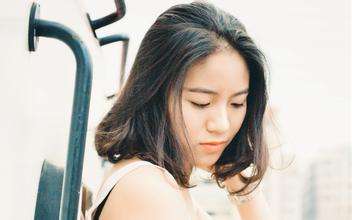 �����ק������Ů���棬ʱ����ߵĽ㲻ϡ��