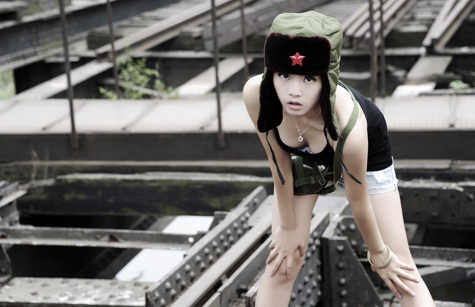 微信超拽的个性女生网名,短裙还是输给了婚纱i