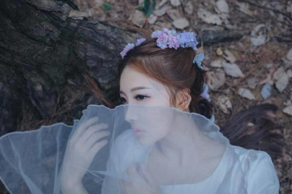 ������ɭϵŮ������������������տ�