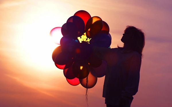 温馨简短唯美的女生网名,陪伴输给喜欢.