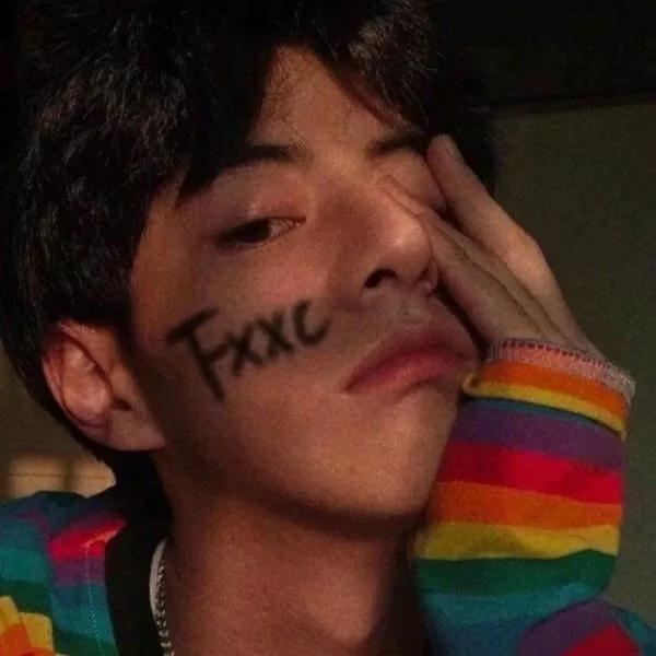 �͵����˵�lolid���ִ�ȫ�ݻ����ں�