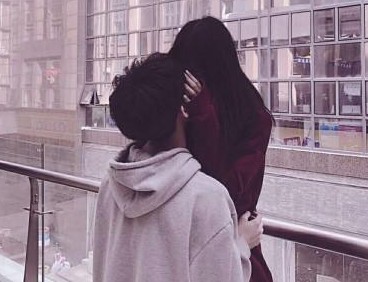 00后校园情侣个性网名带符号 右手的那道疤